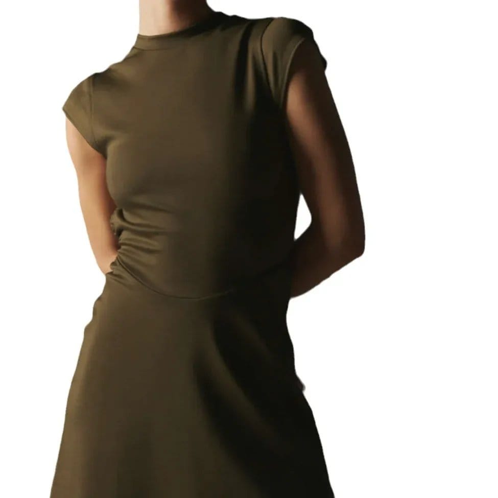 Candid Fashion Lifestyle Shot with Reference