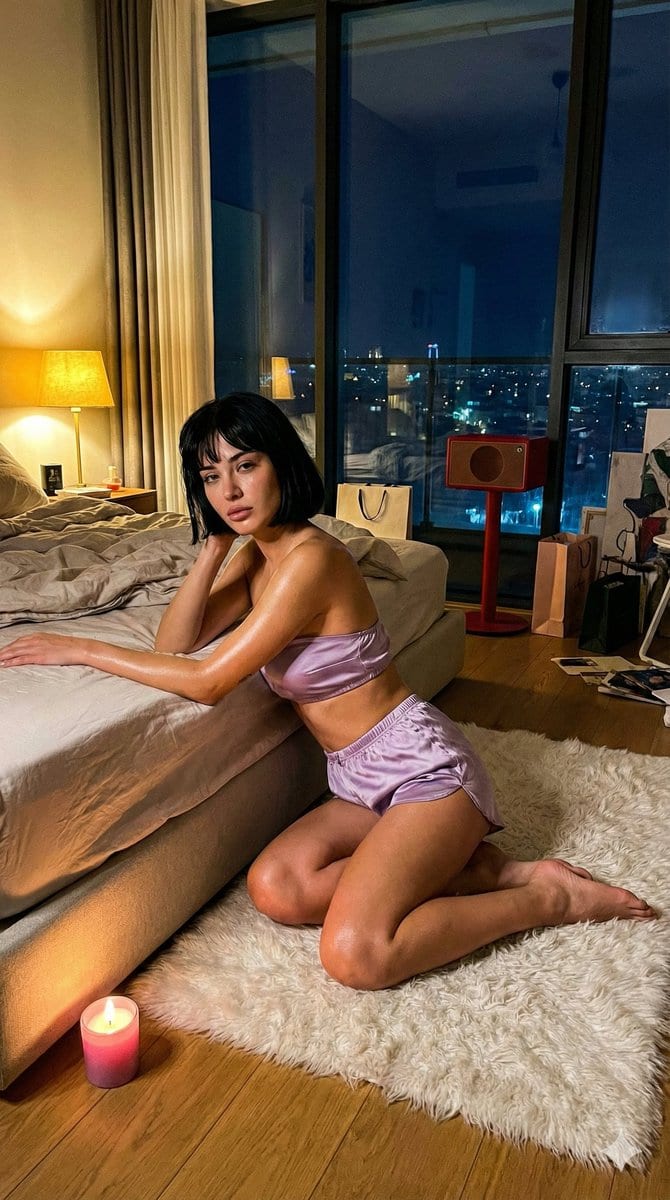 Cinematic Nighttime Bedroom Scene in Istanbul Prompt