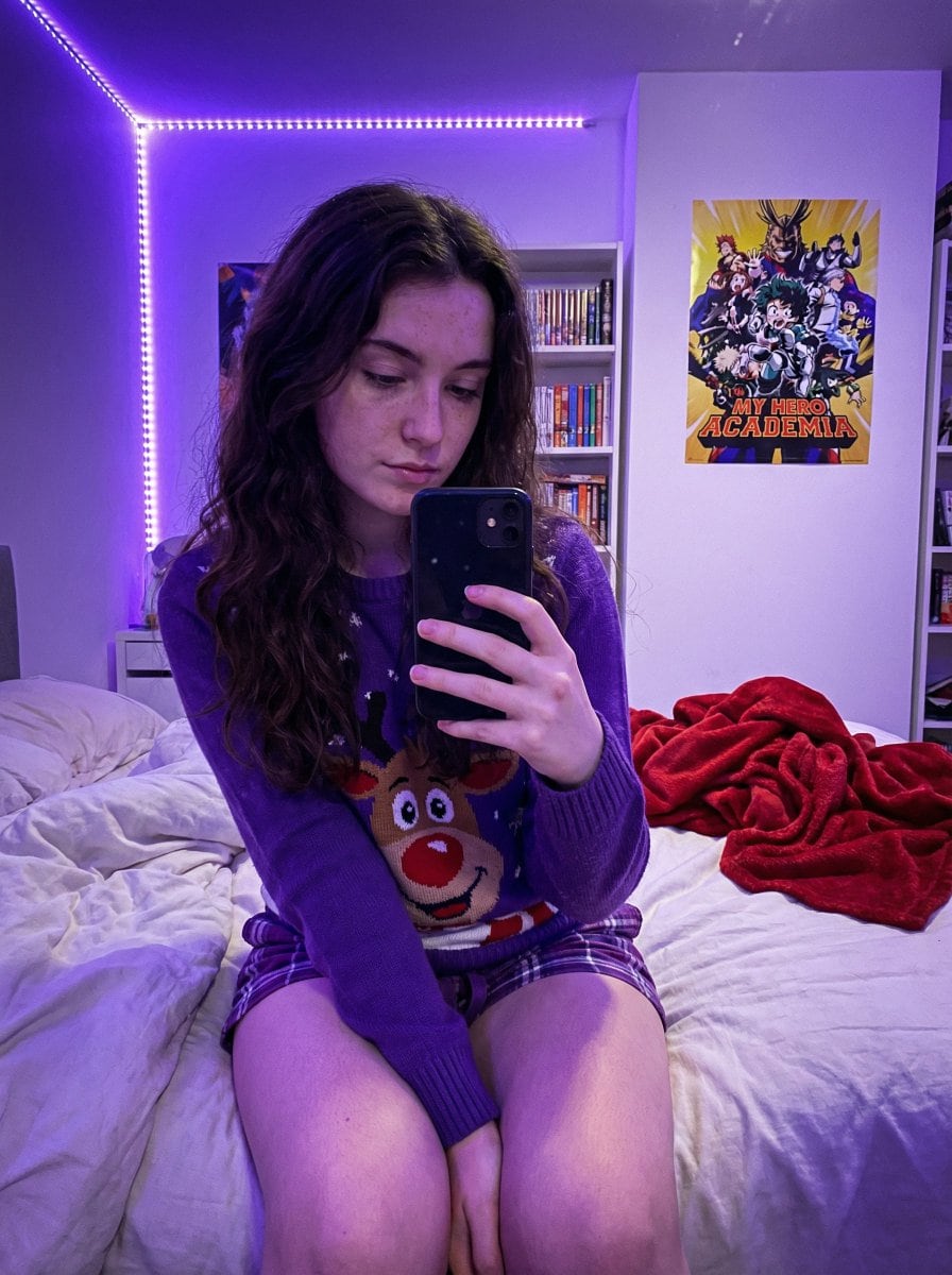 Gen Z Bedroom Selfie Prompt (Purple LED Light)