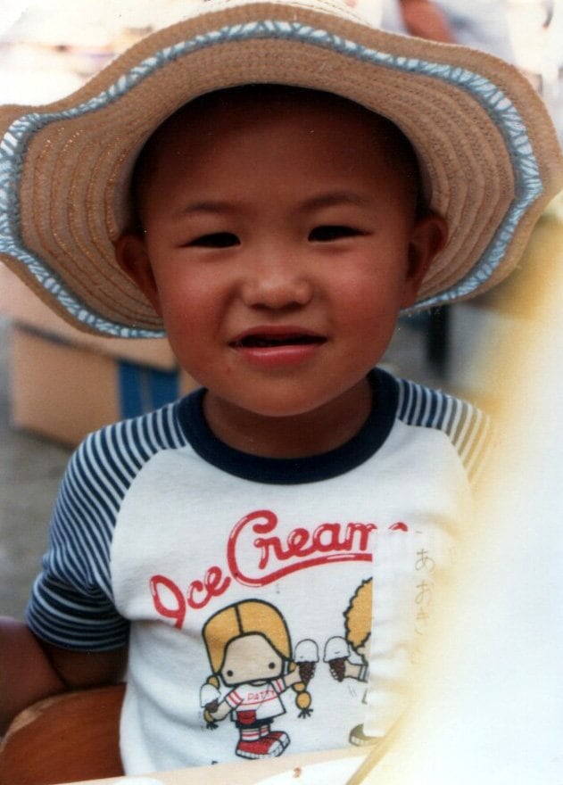 Modern Old Photo Restoration Prompt