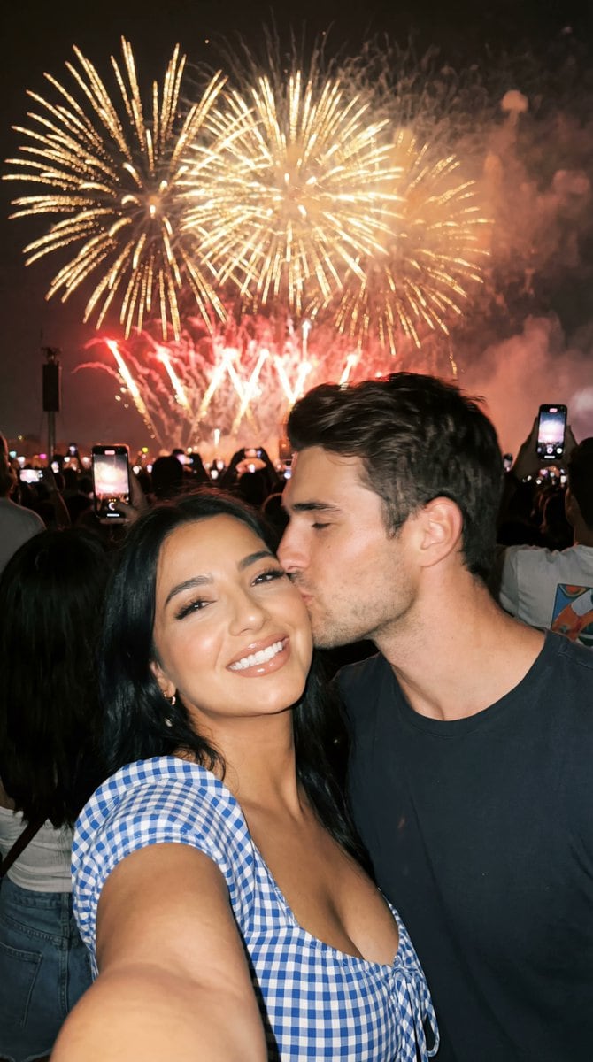 Photoreal Candid Fireworks Couple Selfie Prompt