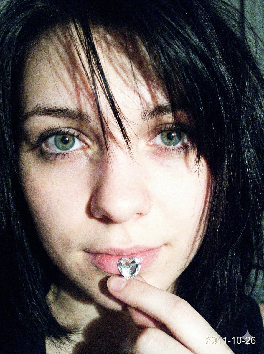 Raw Candid Close-Up Selfie Prompt (High Grain)