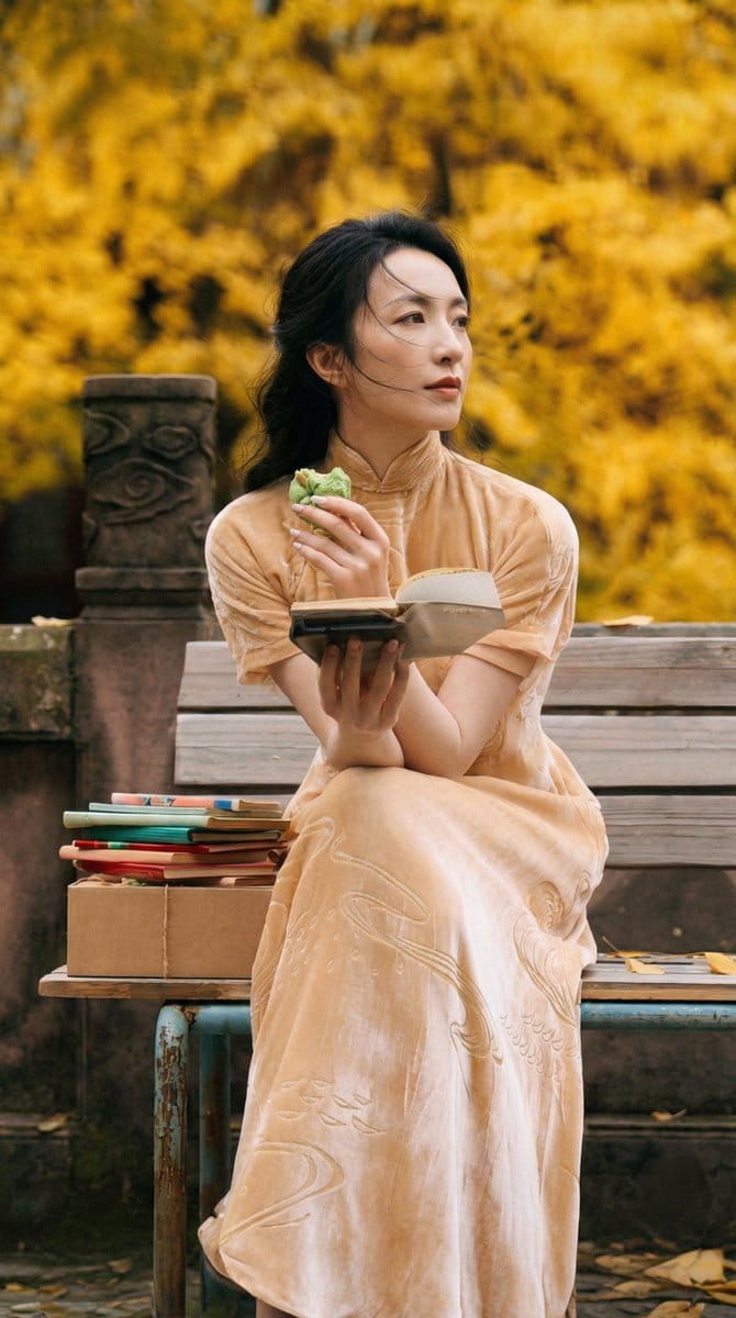 Ultra-Detailed New Chinese Aesthetic Portrait Prompt (Zhao Lusi Style)