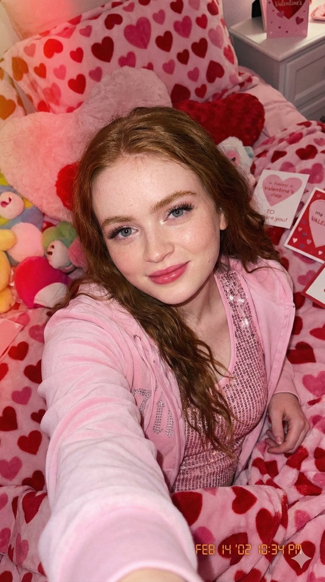 Y2K Flash Photo Aesthetic Prompt