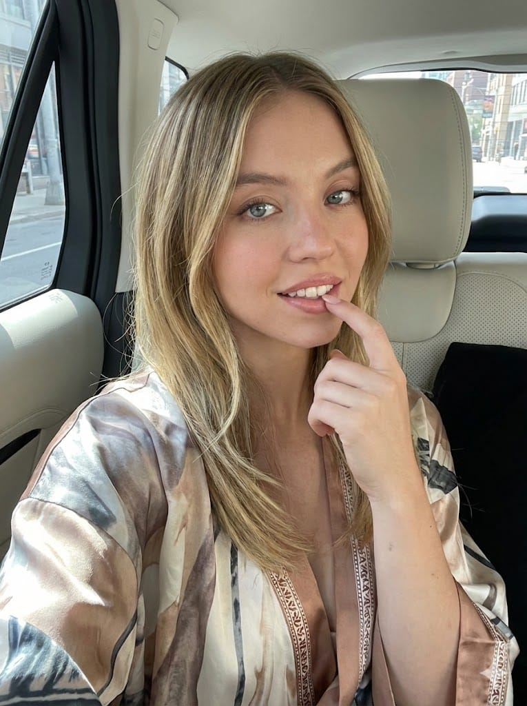 Sydney Sweeney Car Selfie Prompt